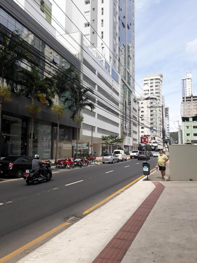 Otimo Apto. 180 Metros Do Mar Balneario Camboriu Bagian luar foto